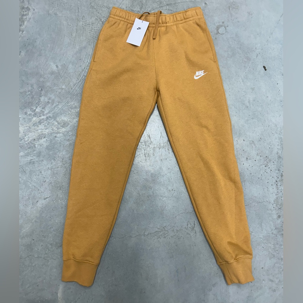 Nike men Tan Joggers - Picture 3 of 5